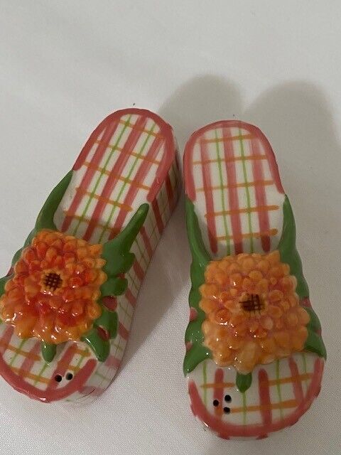 Flip Flops salt and pepper Shakers Peach and green with flowers