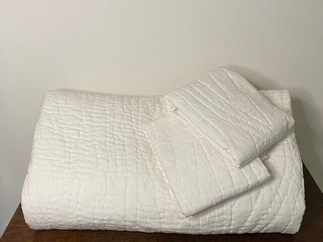 Pottery Barn Cal King Belgian Flax Linen Handcrafted Quilt & 2 Stand. Shams, Wht
