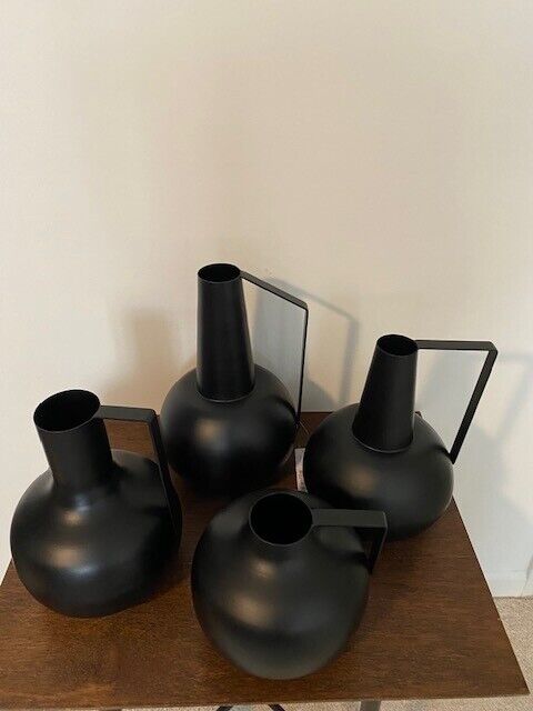 Black Metal Decorative Vase/Vases-10 1/2 x 9 in